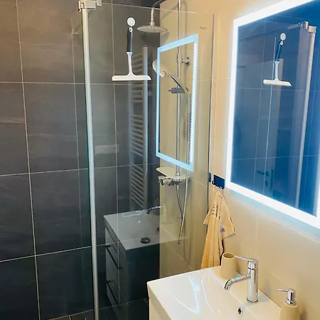 Apartment Luxusny Apartman V Centre